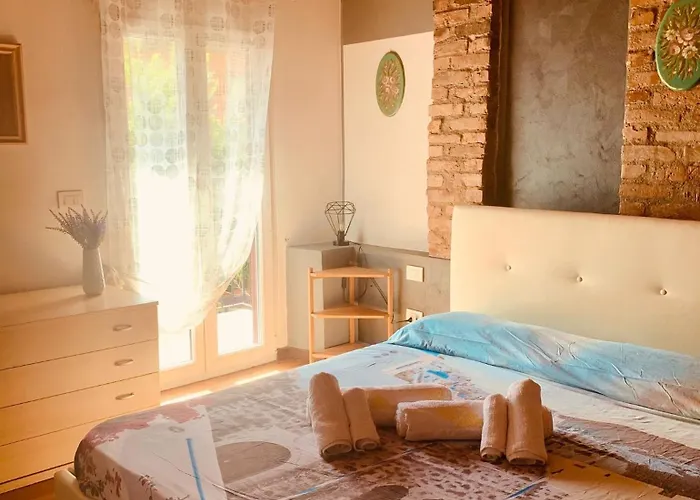 Casetta Fra Ely * Meda